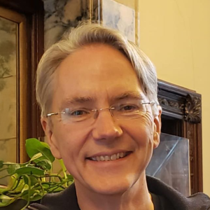 Yr Athro Donald Forrester